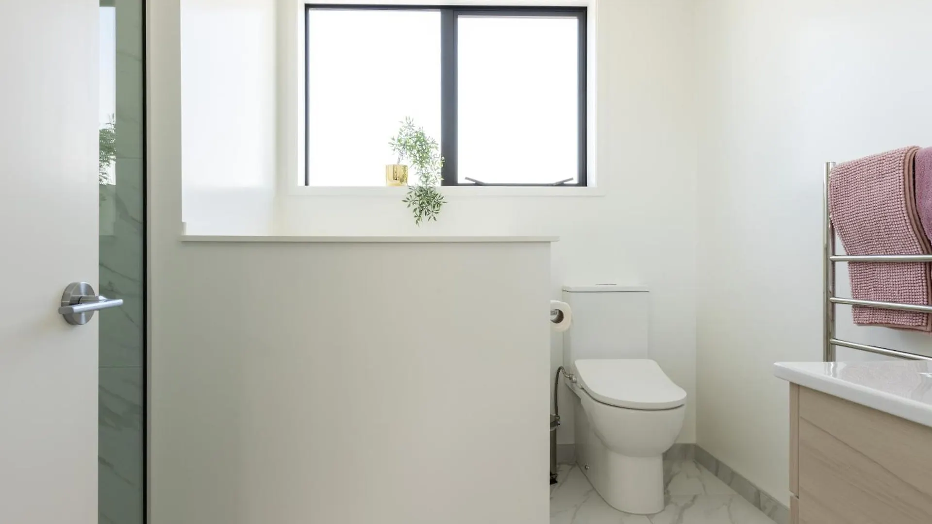 Luxury 2 Bedroom Townhouse By Hagley Park In Cbd Christchurch 0*,