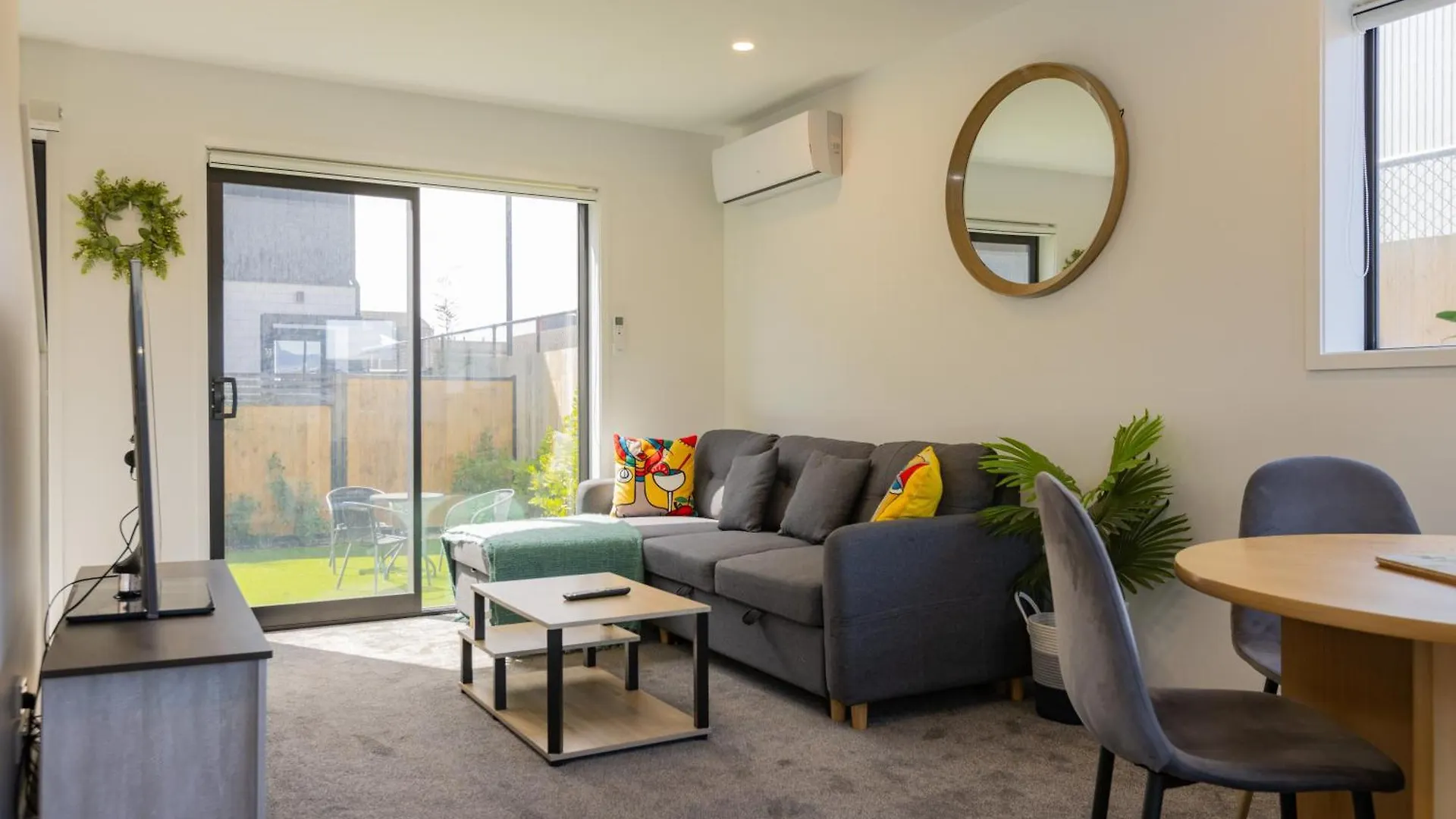 Luxury 2 Bedroom Townhouse By Hagley Park In Cbd Christchurch