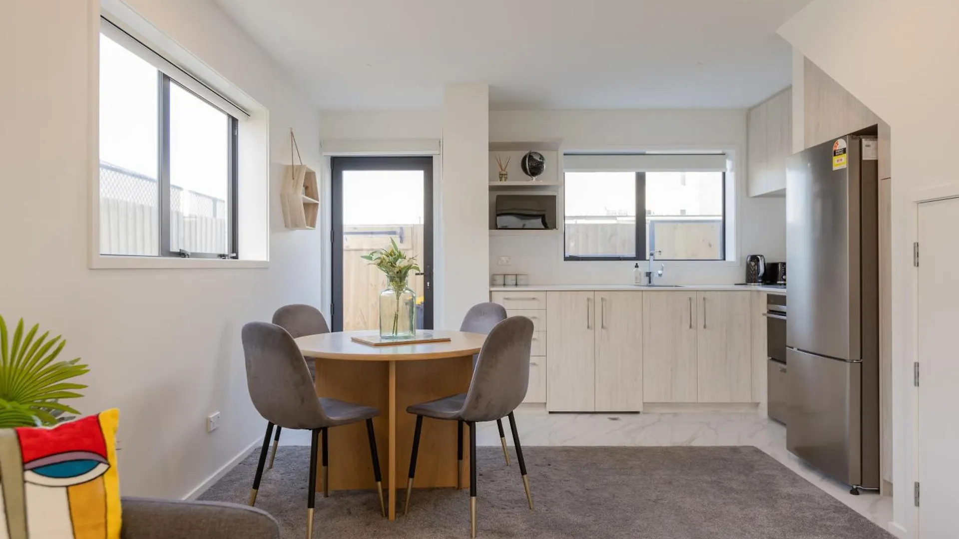Luxury 2 Bedroom Townhouse By Hagley Park In Cbd Christchurch 0*,